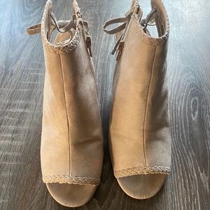 Lauren Conrad Nude Open Toe Wedges